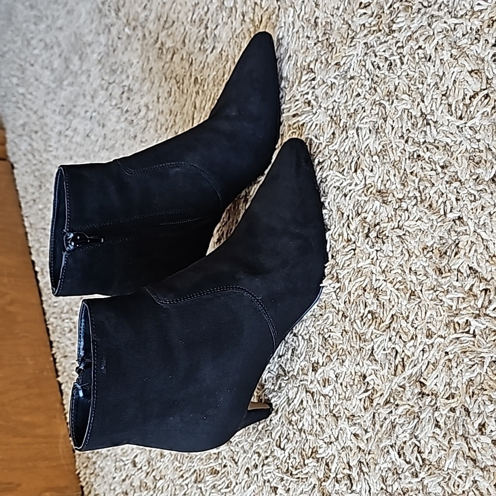 Express black kitten heel shoes